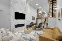 Luxury Downtown Mansion! Garage Parking! Roofdeck! - อ่างจากุชชี่