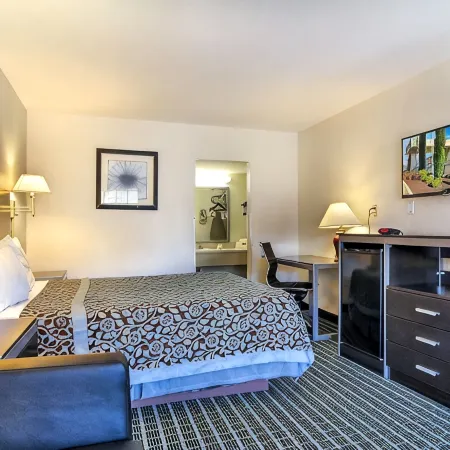 Days Inn by Wyndham Market Center Dallas Love Field