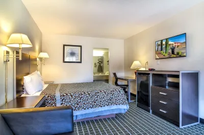 Days Inn by Wyndham Market Center Dallas Love Field Hotels near Medieval Times