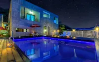 Wonju Cloud Pension - Swimmingpools