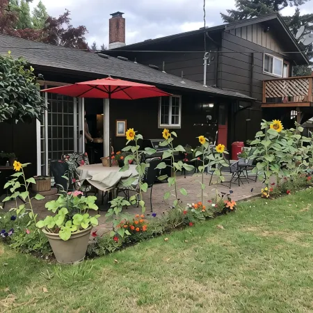 Emerald City Cozy Studio Suite - Stay near university fun – 5 min drive