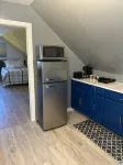 Studio Apt with kitchen,Living room, bathroom & bedroom, near Griffith hospital - อพาร์ทเม้นท์
