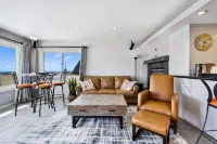 Awesome ON THE STRAND Hermosa Property.  Stay at the last home before Hawaii - Wi-Fi