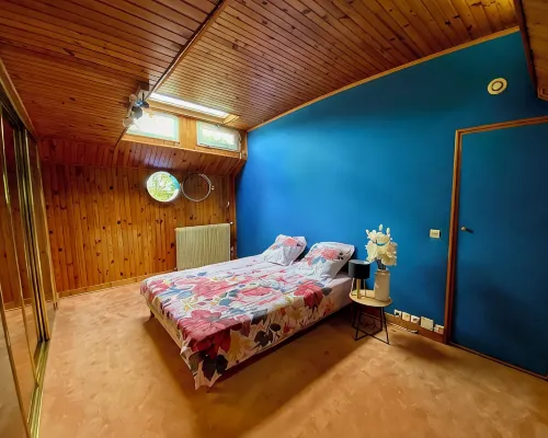 Cosy and convivial houseboat Hotels in Torcy