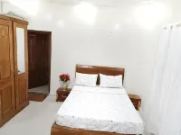 Cozy and Comfortable Guest House - Pensions