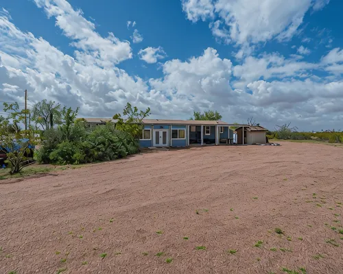Newly updated home on spacious lot located outside of the city Hotels in Apache Junction