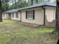 BestStays@King Bee. Large Groups OK.TVs in rooms and Newly Fenced Backyard