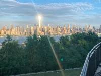 Modern 2-floor, 3-bedroom apartment 20 minutes from Manhattan. ウェスト・ニューヨークのホテル