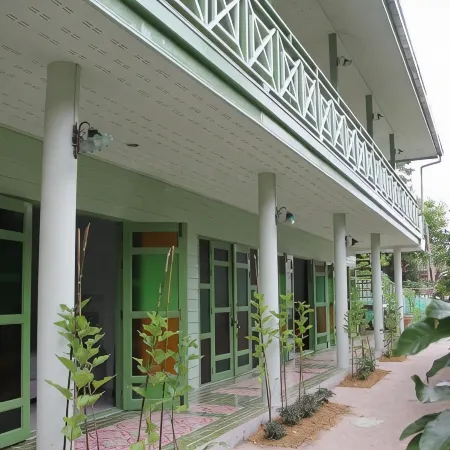 Baanrak Amphawa Homestay