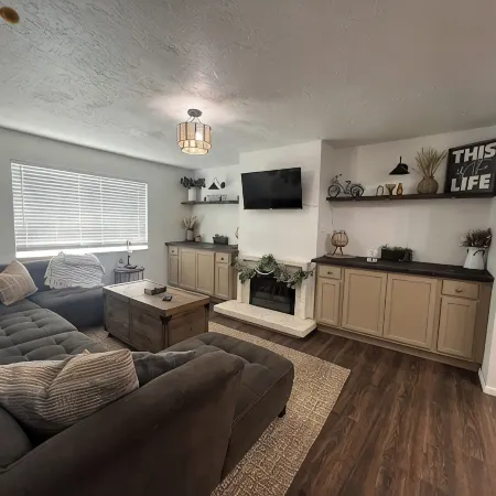 Cozy Condo on 400 N