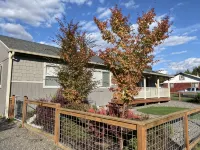 Spacious 5Br with Sauna & AC, Fenced Yard,Fast WiFi, Near Willamette Pass - 陽台