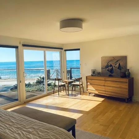 Tranquil Oceanfront Retreat with Breathtaking Views