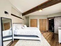 HELLGATE CANYON VIEWS AND CLOSE TO DOWNTOWN - 4-Star