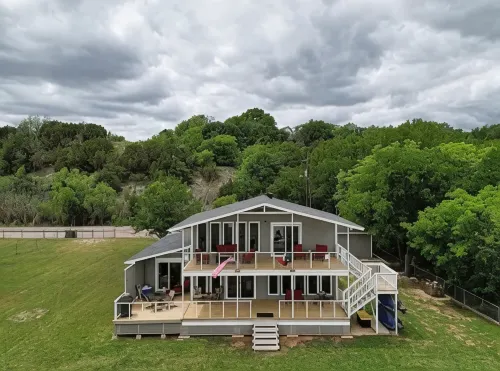 Modern Lake Grandbury Waterfront Home! - 4-Sterne