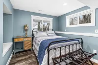 Lakeside Retreat Offering Serene Views, Water Adventures, and Lasting Memories! - シャレー