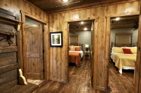 Southern Grace on the Caddo - on the River! with Hot Tub! - balcony