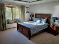 Large, cozy lake home near Round Lake Farm, Nordic Center, Road America, Lambeau - 4-Star