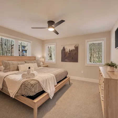 Lake Harmony Access - Swim/Beach, Arcade, Firepit, Outdoor Griddle, 8Min to Ski