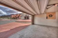 DW7 Spacious Cowboy-Themed Condo near Arches National Park With Hot Tub! - Jacuzzi