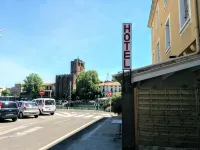 Hotel Araur - parking
