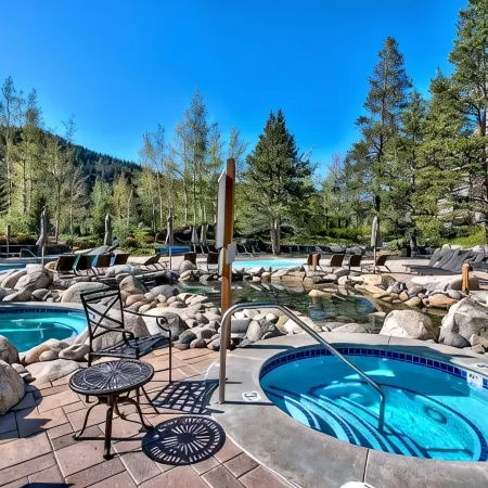 Located @ Everline Resort & Spa, Pools/Spas/Golf/Skiing/Ski-in & out/Ice Skating