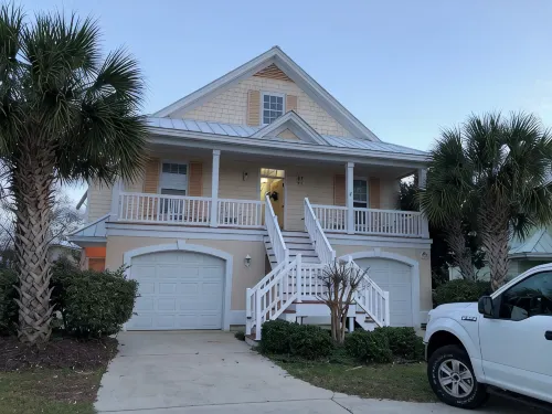 5 Bedroom, 4-1/2 Bath house sleeps 15. Beach access gated community in Surfside! - 피트니스 시설