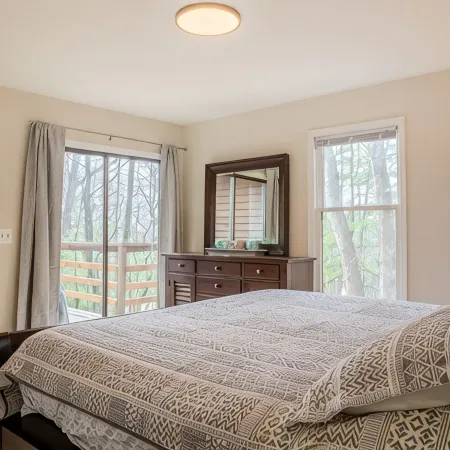 Cozy Cabin in Massanutten Resort, private yard, minutes from attractions!
