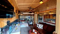 Private lakeside A-frame cabin w/ hot tub, beach, docks, games... 4 season fun! - Alppimaja