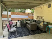 Washington House: Steps to Dwtn; Backyard oasis with fire pit/pool table/games - Boutique