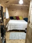 Tiny Cabin on 100 Acres Kayaks/Canoes/Paddleboards - Chalets