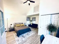 Cozy Chalet: Newly Renovated Two Bedroom with WiFi, Deck, Fire Pit & Grill - Chalets