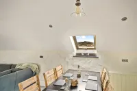 Awel y Môr - 3 Bedroom Cottage - Whitesands - parking