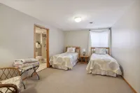 *The Retreat* Great for Families/Groups, Casino, & Golfing. - Homestays