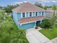 Family Oasis Heated Pool + Pond View 4BR 2.5BA - 4-Sterne
