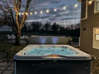 Family Friendly w/ Mountain Views, Hot Tub, Fire Pit, 4 mins to Luray Caverns - 4-Star