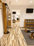 Holzer II - Gym