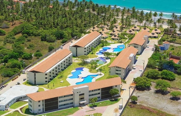 Carneiros Beach Resort