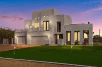 1+ Acre 5 Bedroom Desert Oasis with Pool and Mountain Views! - Mountain view