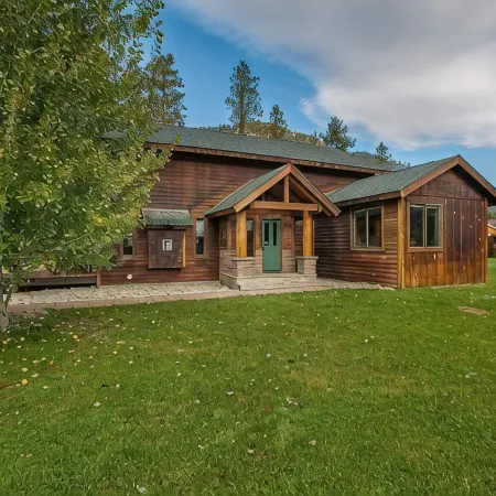 Icicle Creek Lodge 2 Minutes to Downtown Leavenworth3 bedrooms 3 baths