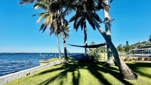 Waterfront House with Heated Pool, Jacuzzi & Private Dock - Private Pools