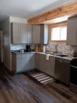 3-Bedroom Cabin on Lake Erie, Second Floor Balcony and Great Views of Lake Erie. - Chalets