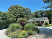 Oak Bluffs Family Retreat - Private Roundabout, Walk to the Beach & Downtown OB. - 4つ星