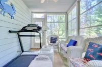 ONLY A 7 MINUTE WALK TO THE BEACH! - 3-Star
