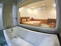 โรงแรมพาราไดซ์ ท่าม่วง - 2 ดาว