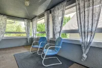 Historic Home in the Heart of the City on Street Car Line. - Homestays