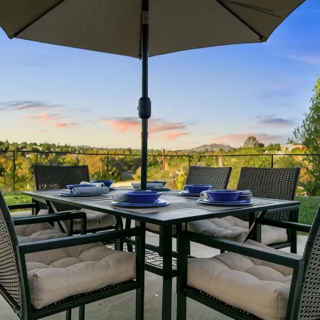 Resort-style Home with stunning views, pool, hot tub, putting green