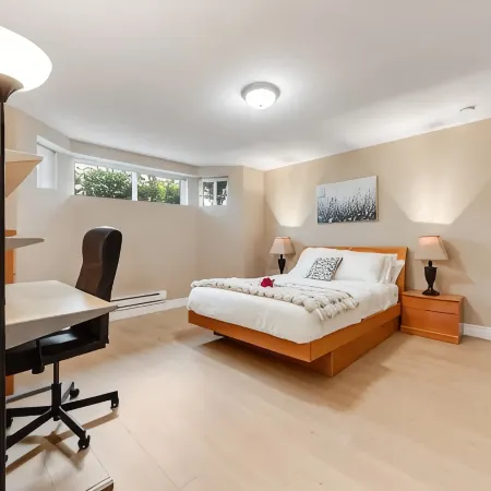 Airy 3-Bedroom Family Dwelling | Only 5 Minutes to Costco, IKEA & T&T