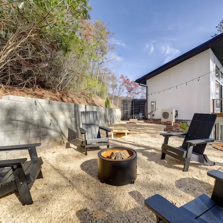 Modern Mountain-View Sanctuary in Pisgah Forest