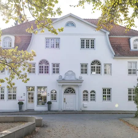 Modern vacation apartment directly on the Schloßsee, with its own terrace