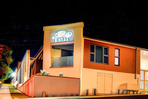 Club Cowra Motel - parking